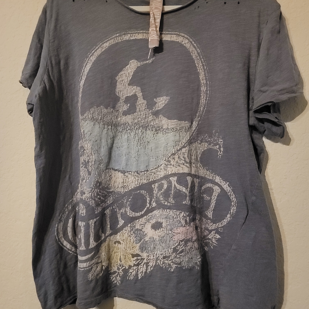 Magnolia Pearl Cali's Surfs Up Tee - Picture 2 of 3